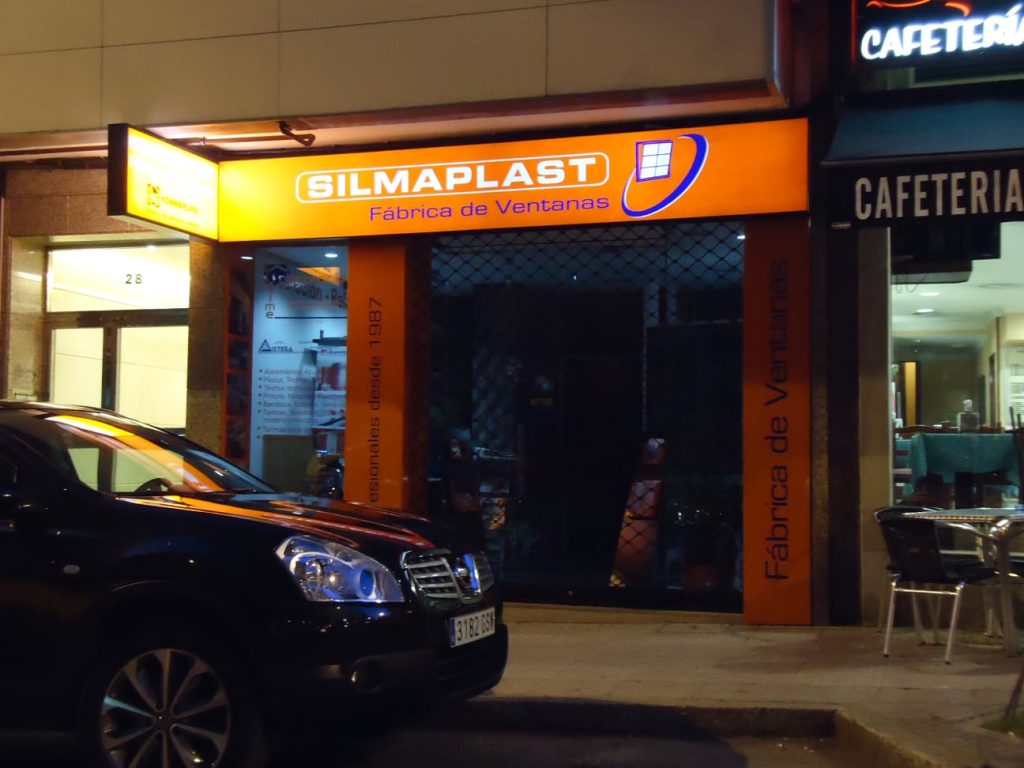 RÓTULO LUMINOSO METACRILATO